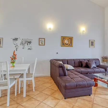 Pool House Kristina Near Porec - Happy Holiday home *