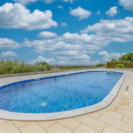 Pool House Kristina Near Porec - Happy Holiday home *